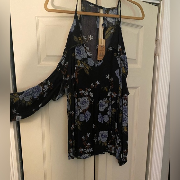 American Eagle Top - Picture 3 of 5